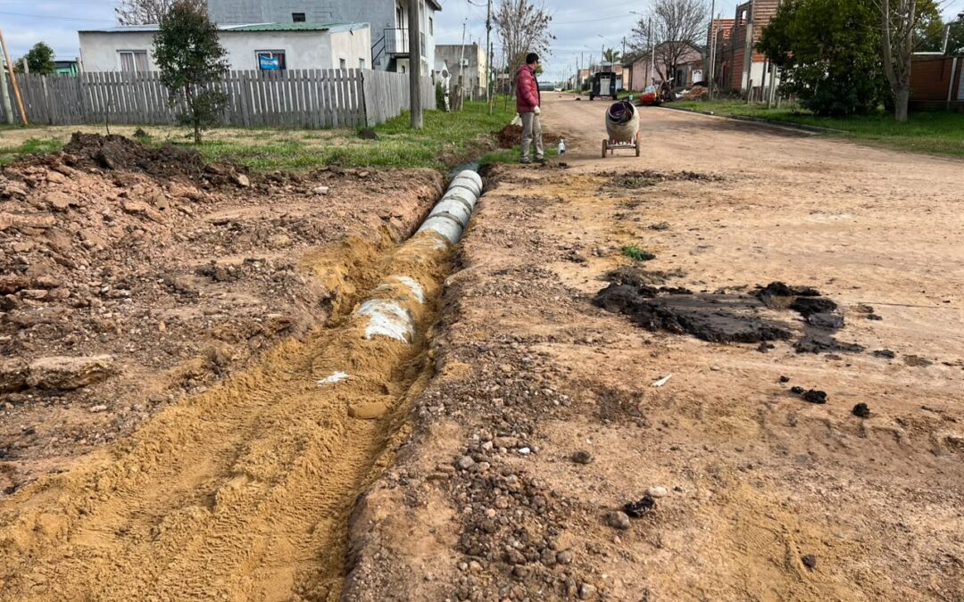 La Municipalidad de Ubajay continúa con trabajos de limpieza de cunetas, desagües y recambio de tubos