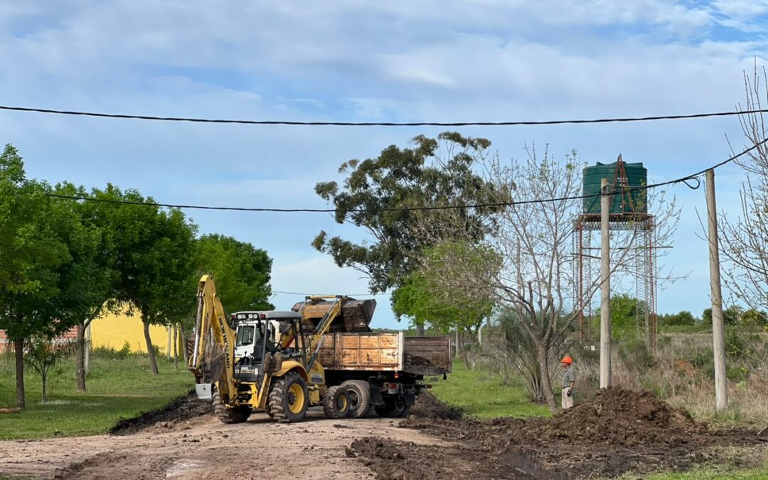 Comenzó el mantenimiento de calles y cunetas en el barrio El Palmar